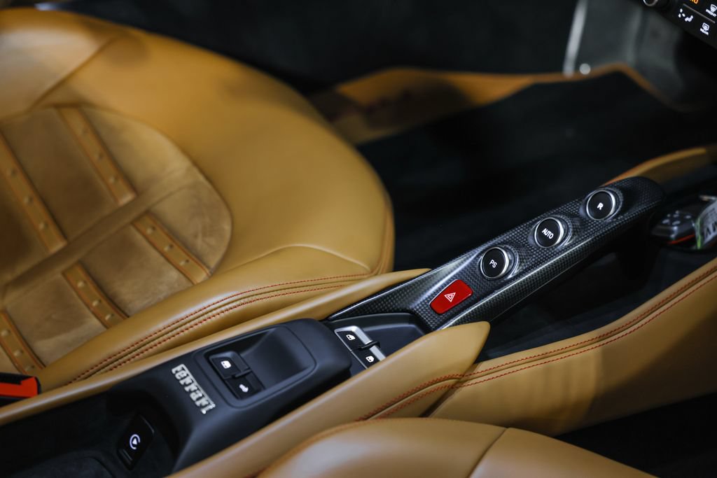 Used 2023 Ferrari F8 Tributo RWD image 30
