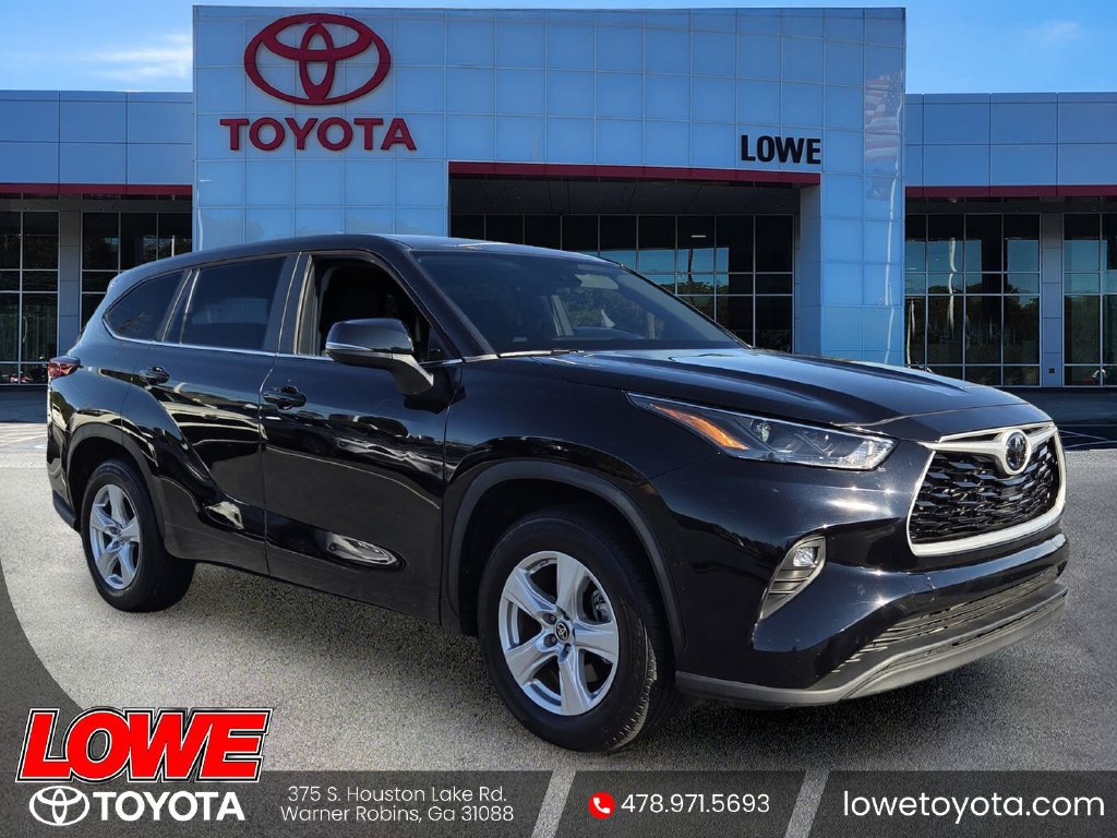 Used 2023 Toyota Highlander LE