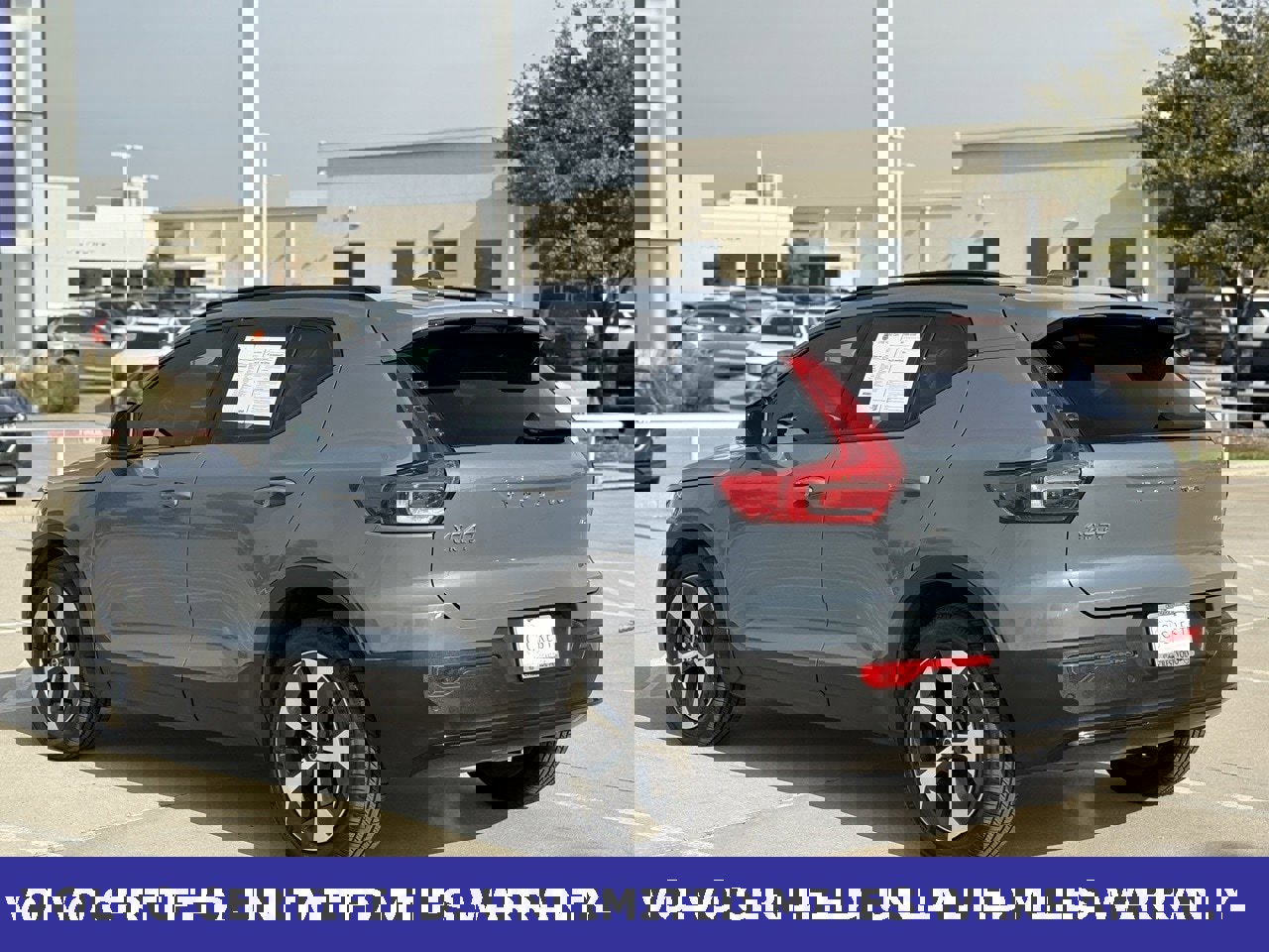 Certified 2023 Volvo XC40 B4 Plus image 5