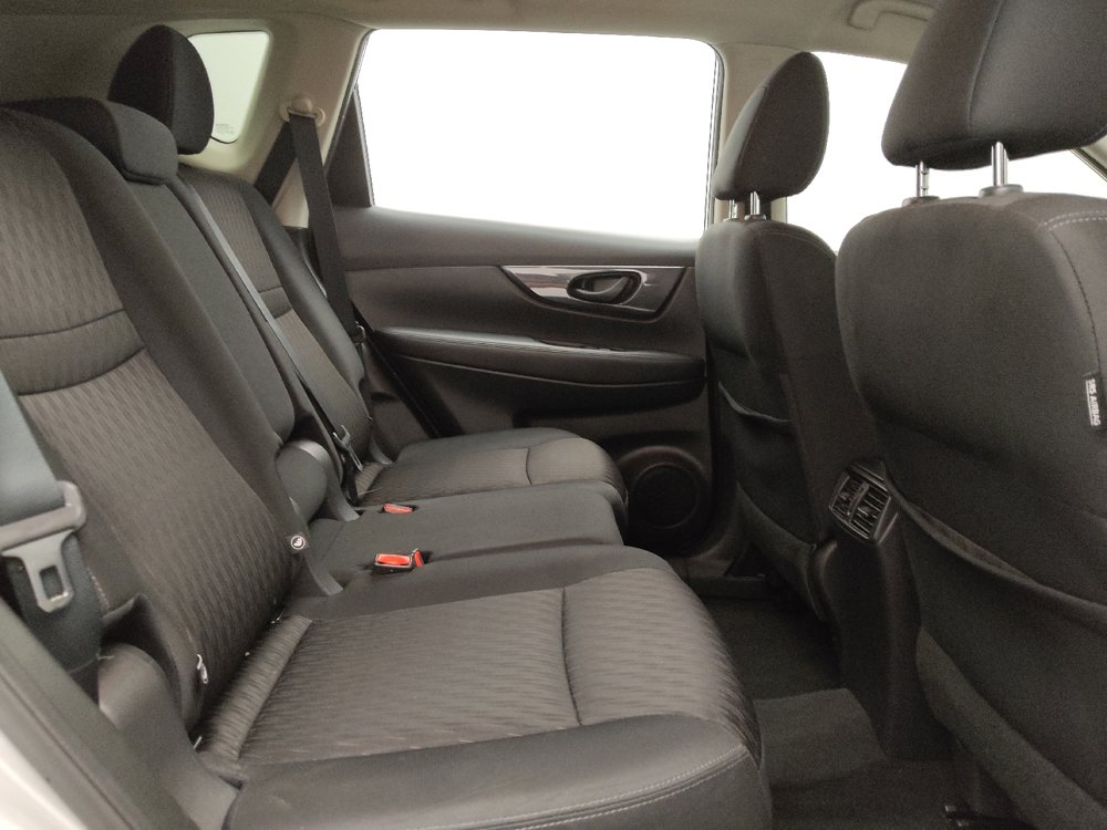 Used 2019 Nissan Rogue S image 19