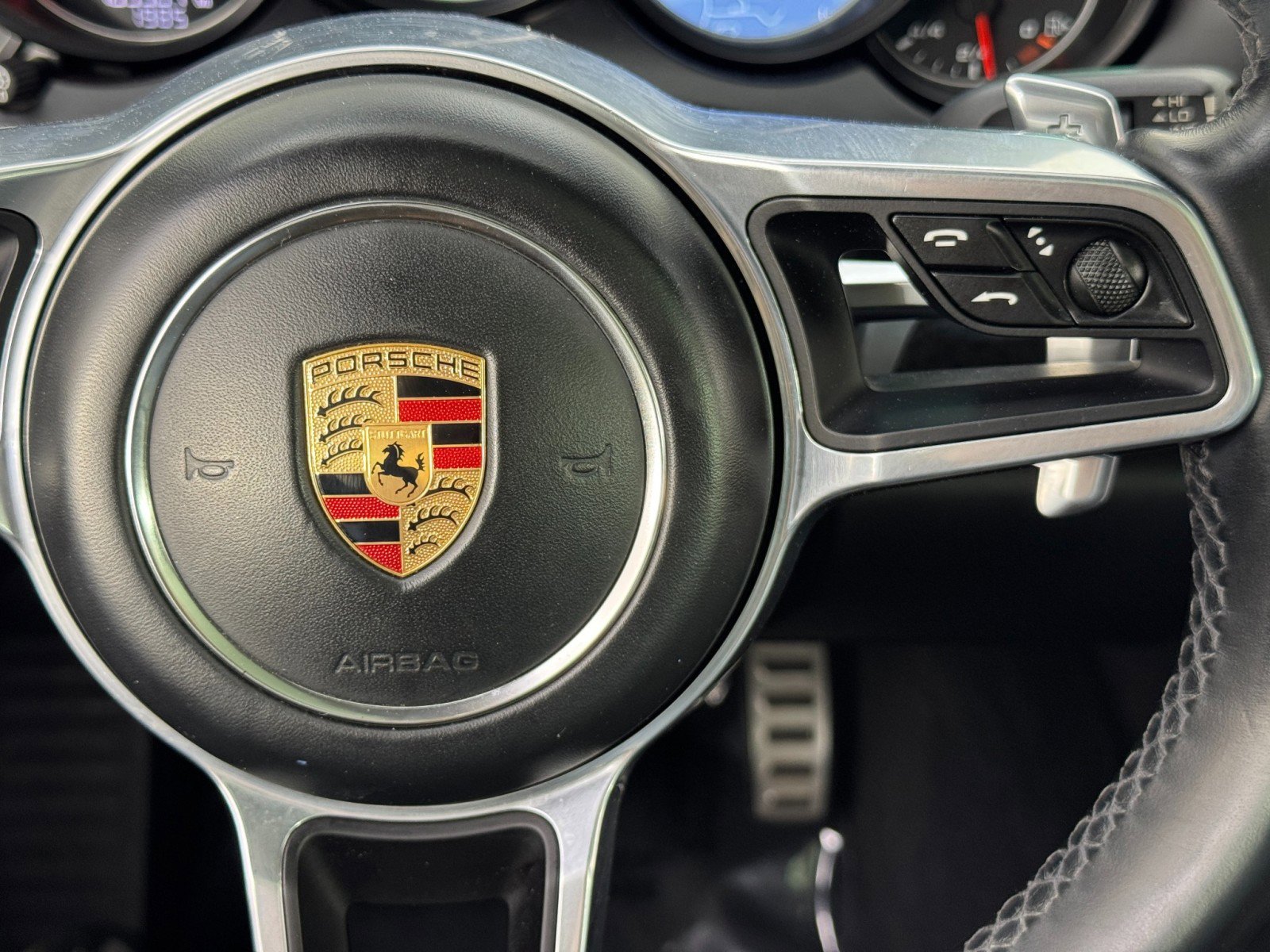 Used 2017 Porsche Cayenne Turbo image 22