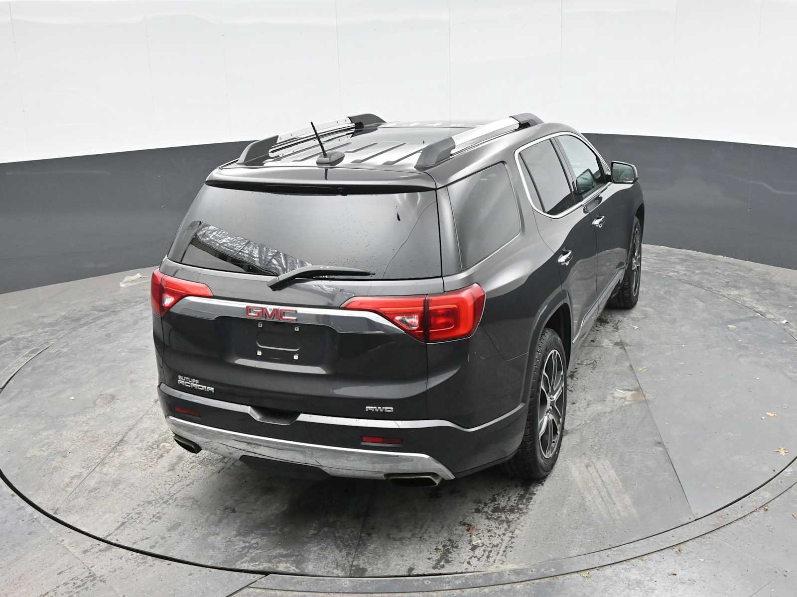 Used 2017 GMC Acadia Denali w/ Technology Package AWD/4WD image 21