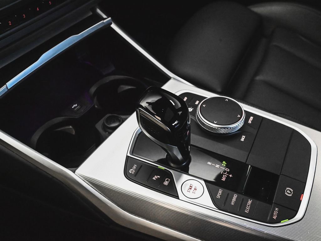 Used 2022 BMW 330e xDrive image 29