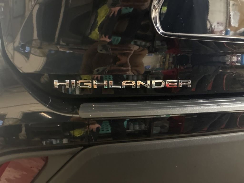 Used 2023 Toyota Highlander XLE image 26