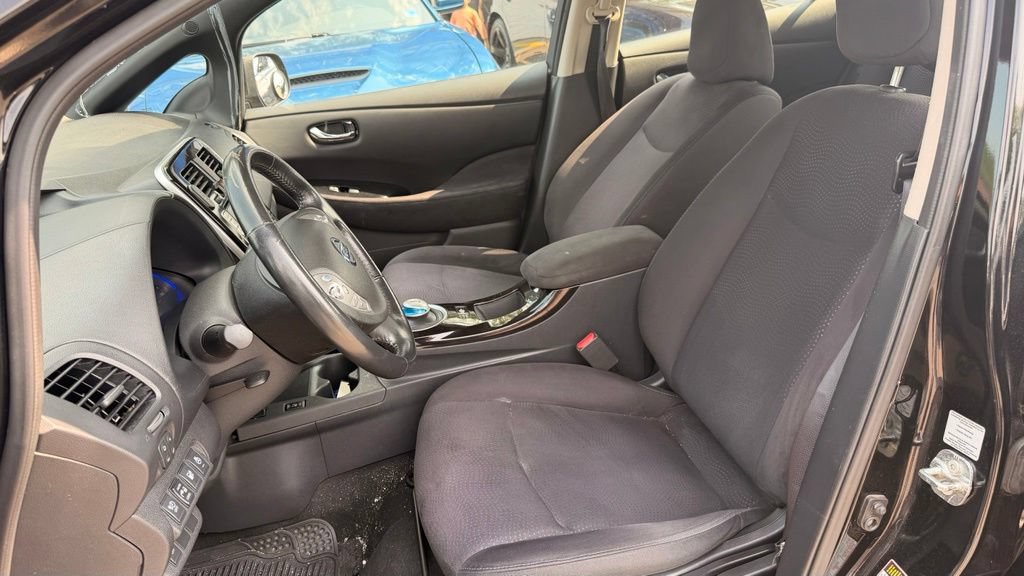 Used 2013 Nissan Leaf FWD image 4