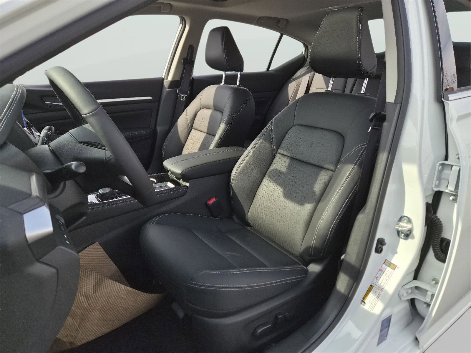 New 2025 Nissan Altima 2.5 SL image 10