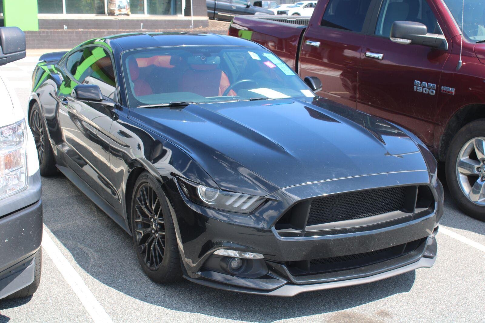 Used 2016 Ford Mustang Coupe w/ Equipment Group 051A RWD image 3