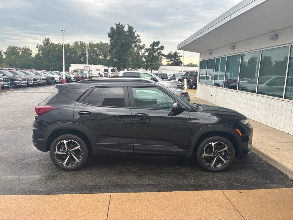 Used 2022 Chevrolet TrailBlazer RS w/ Sun and Liftgate Package AWD/4WD image 4