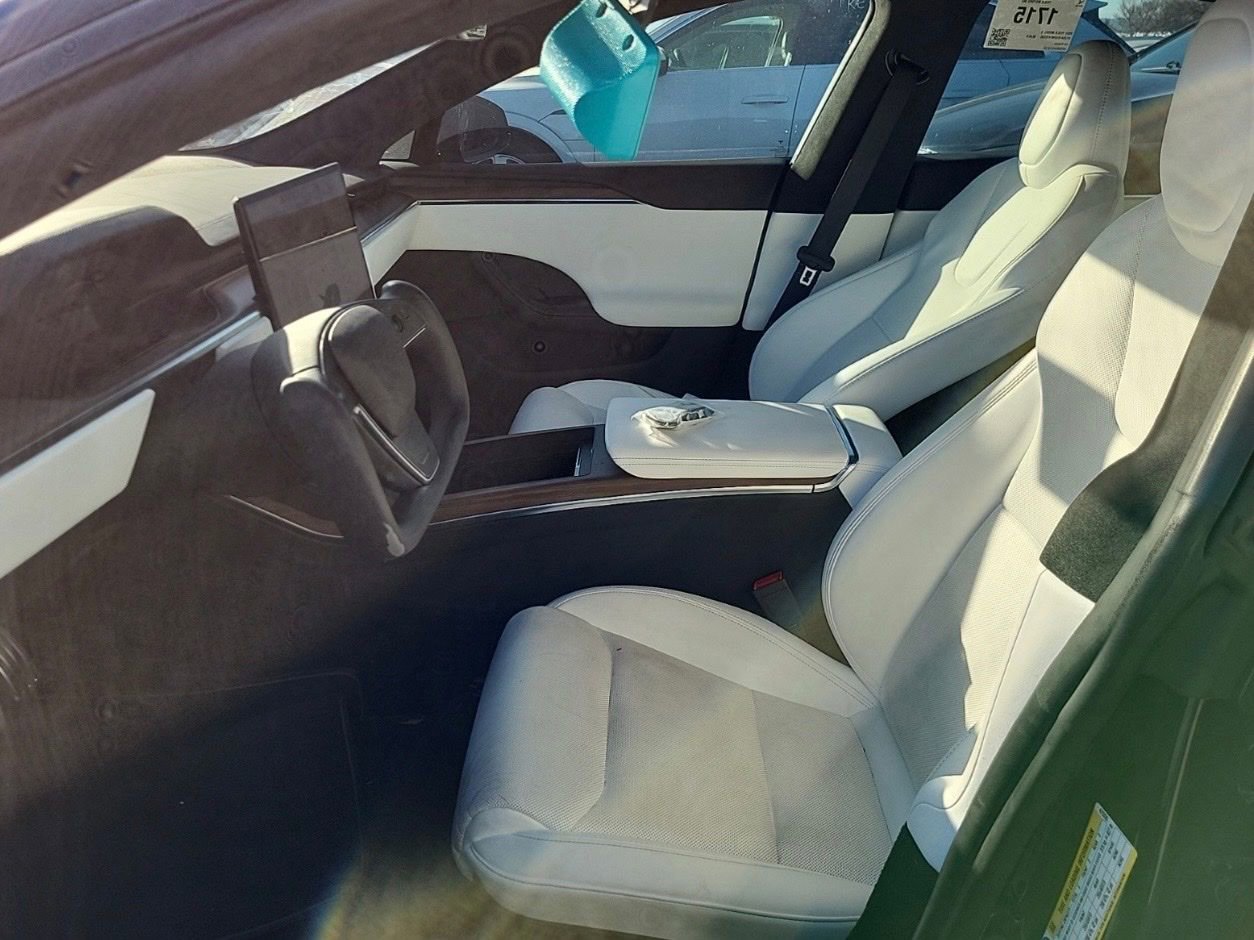 Used 2022 Tesla Model S image 3