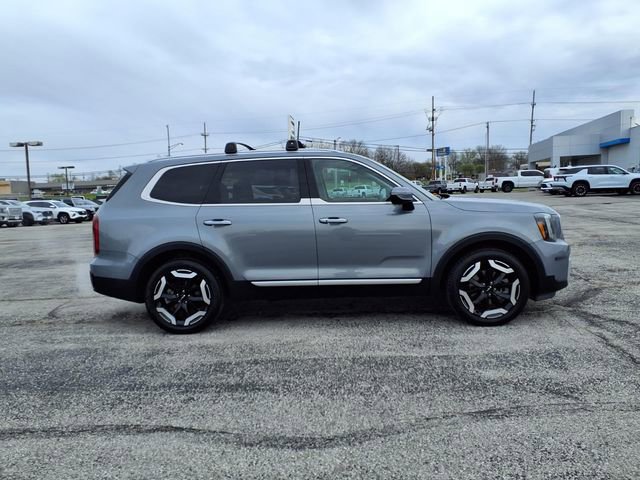 Used 2025 Kia Telluride S image 14