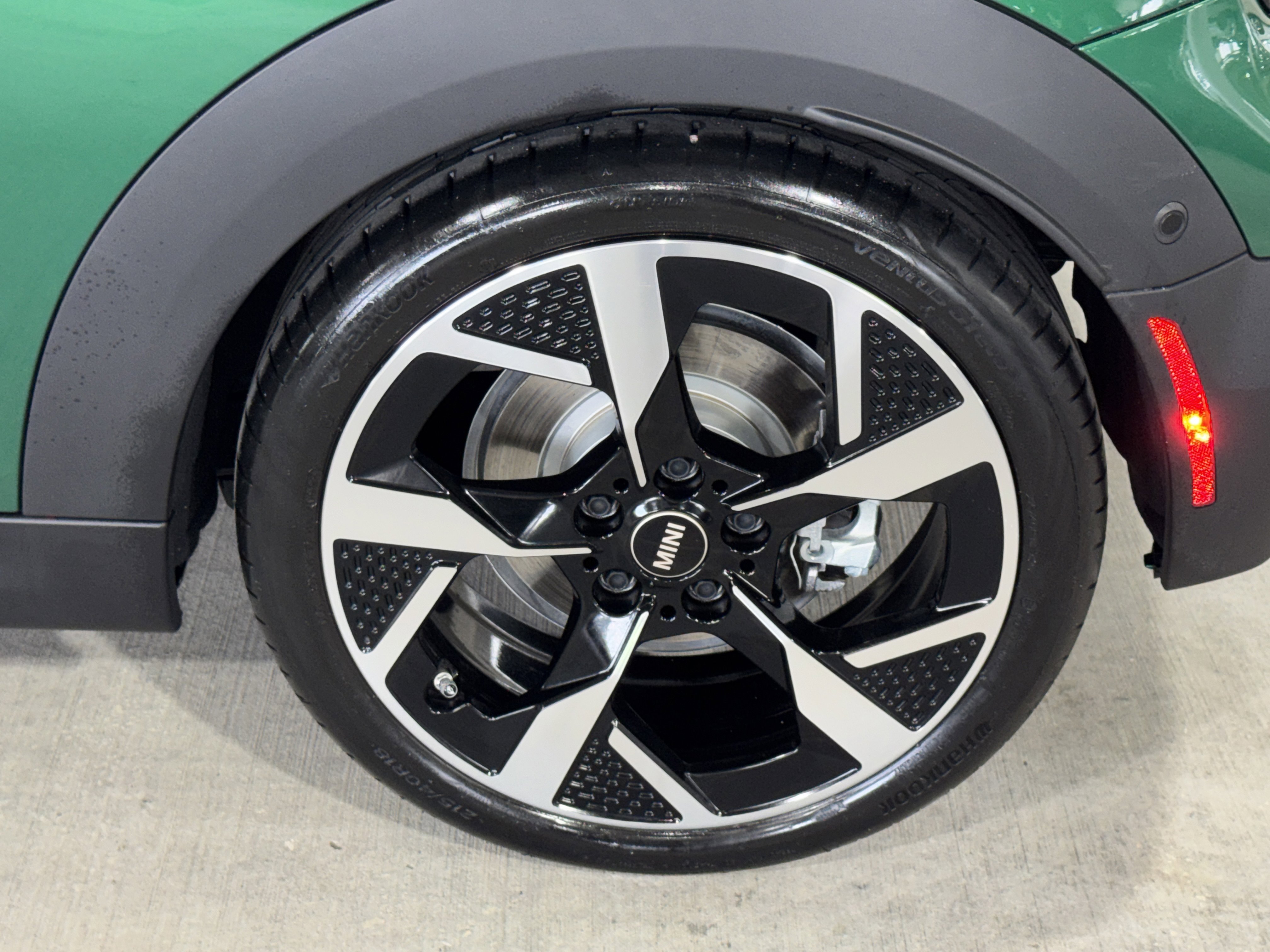 Certified 2025 MINI Cooper S image 34