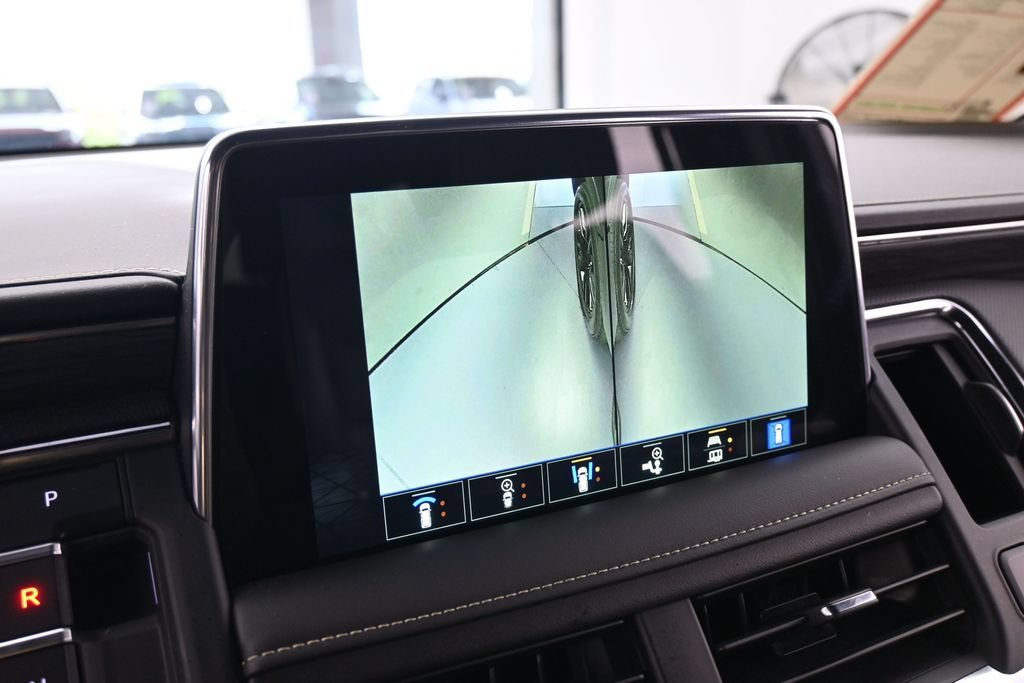 Used 2024 GMC Yukon XL SLT w/ SLT Luxury Package RWD image 23