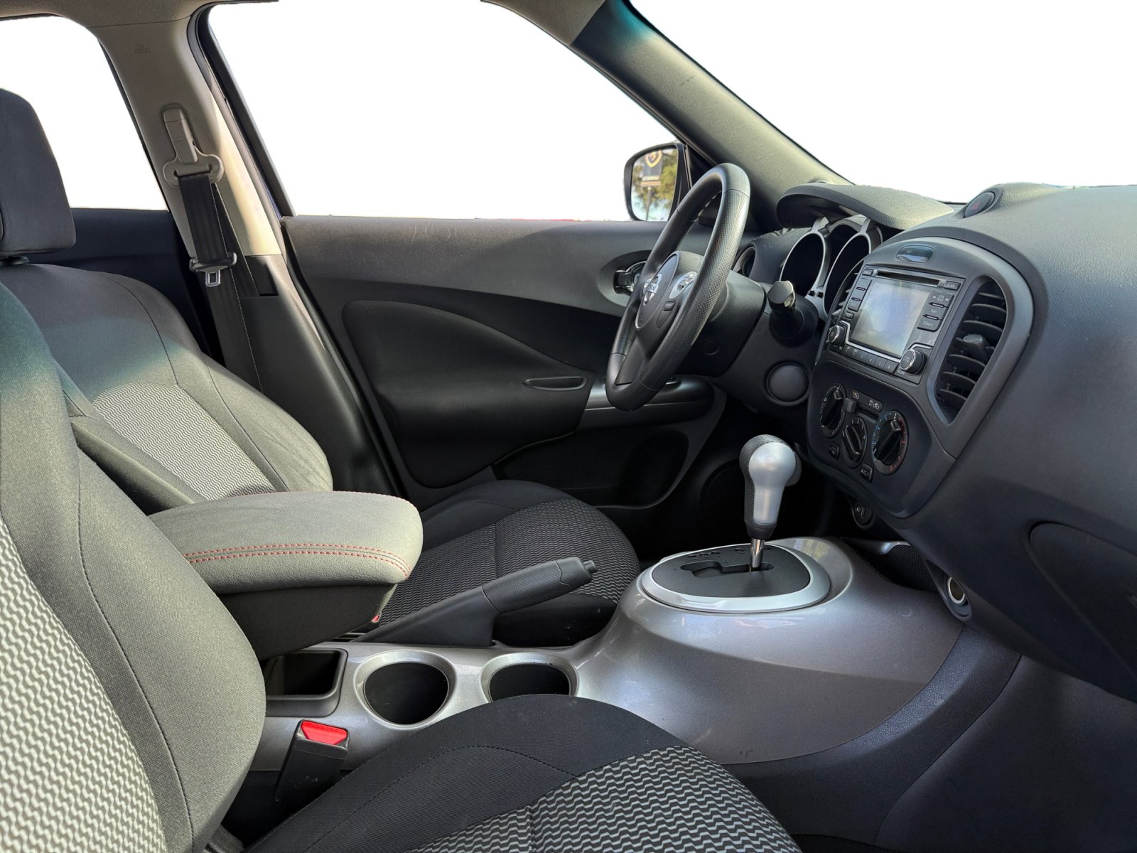 Used 2016 Nissan Juke S image 14