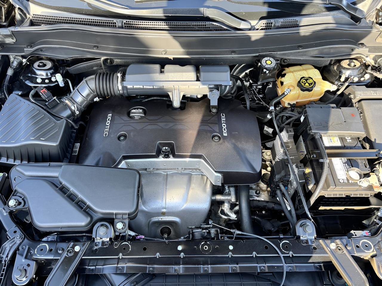 Used 2017 Buick Envision Essence image 25