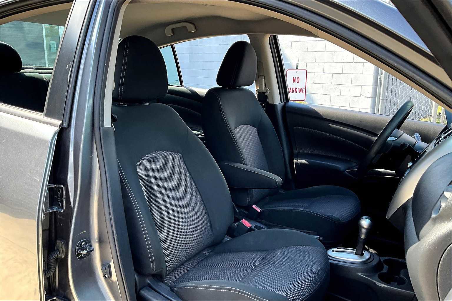 Used 2019 Nissan Versa SV image 8