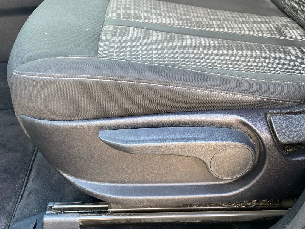 Used 2021 Kia Sorento LX image 11