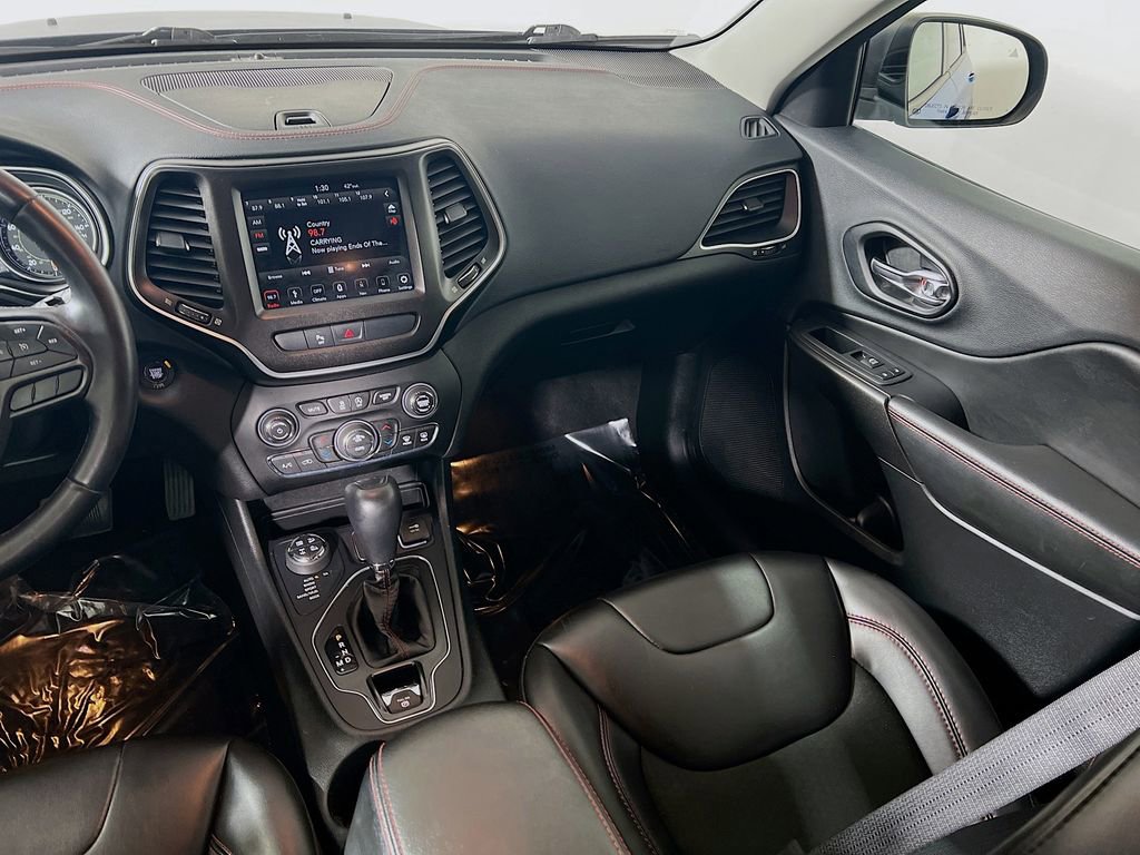 Used 2019 Jeep Cherokee Trailhawk image 20