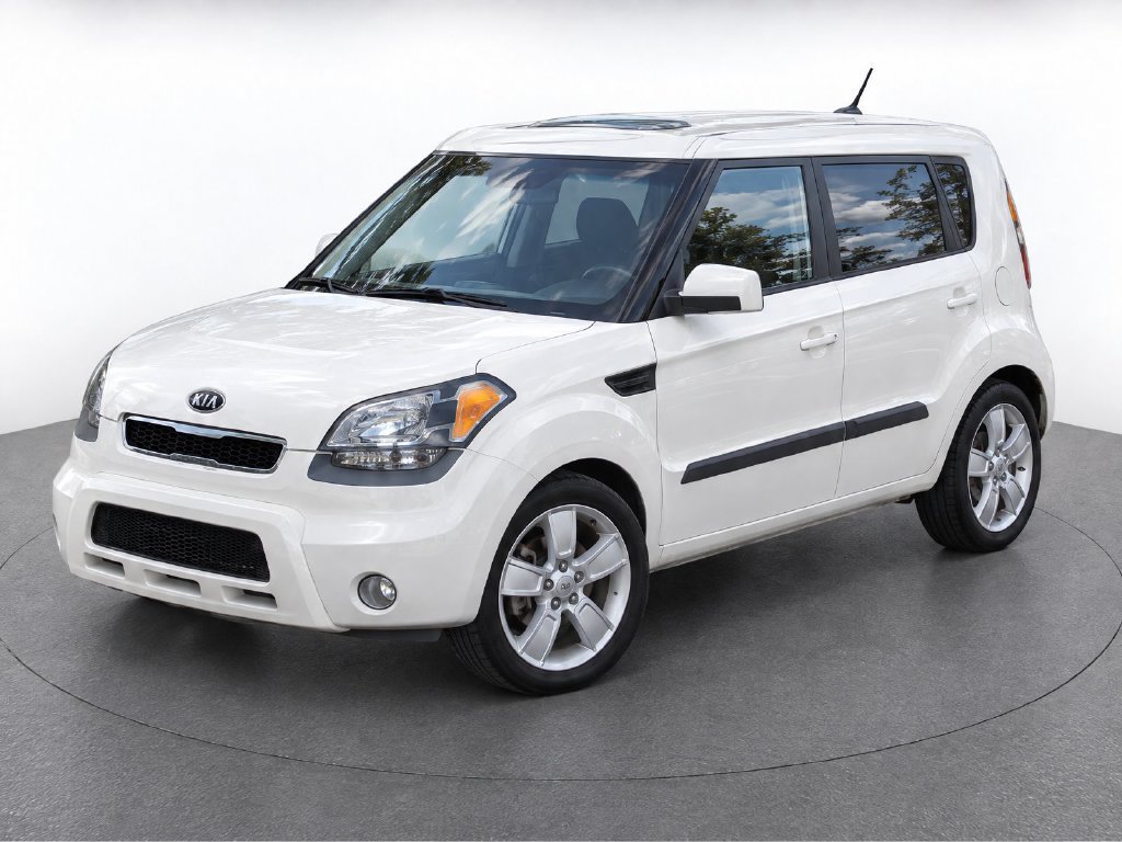 Used 2011 Kia Soul ! FWD image 1