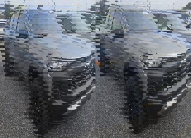 Used 2024 Chevrolet Colorado Trail Boss w/ Advanced Trailering Package image 2