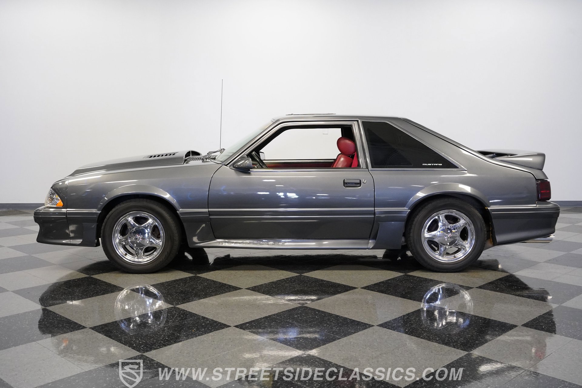 Used 1987 Ford Mustang GT RWD image 2