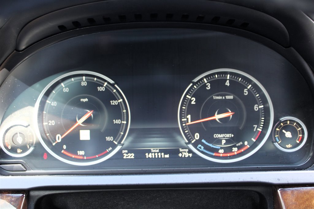 Used 2015 BMW 750Li xDrive image 21