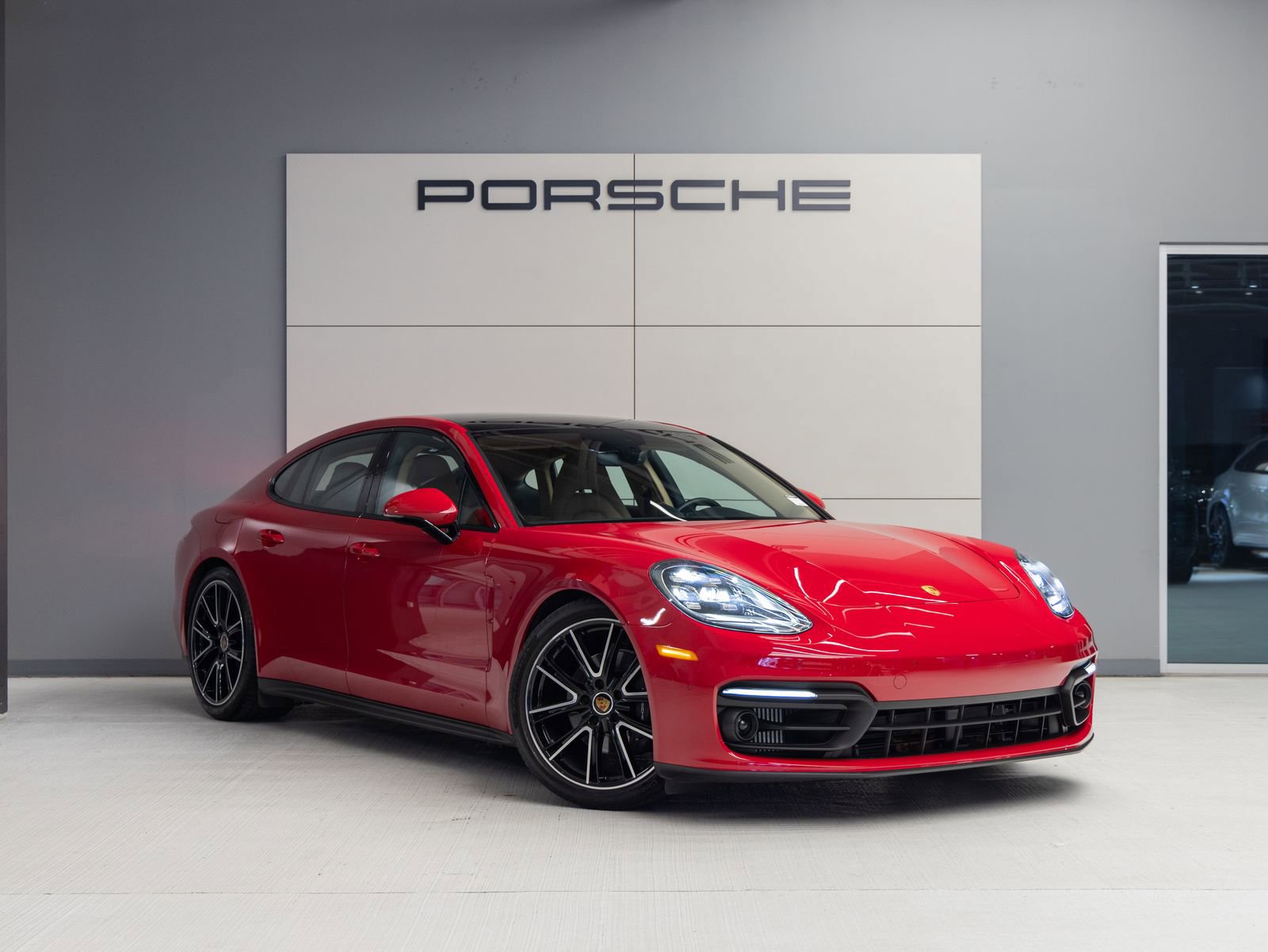 Certified 2023 Porsche Panamera 4 Platinum Edition image 9
