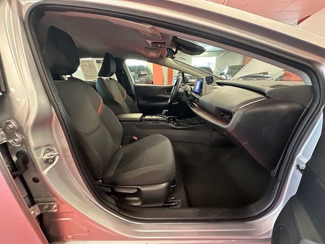 Used 2024 Toyota Prius Prime SE image 15