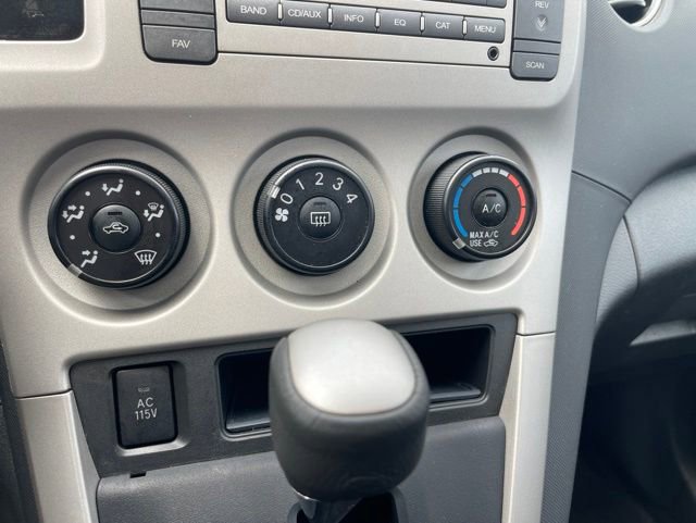 Used 2009 Pontiac Vibe GT FWD image 24