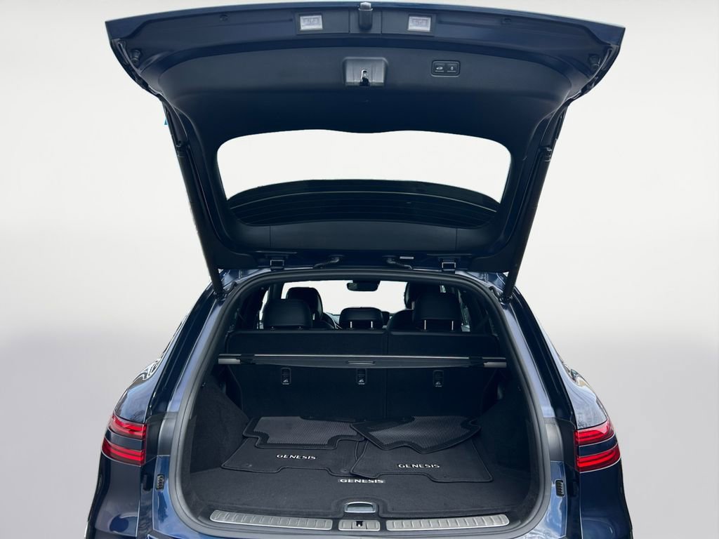 Used 2023 Genesis GV70 2.5T w/ Sport Prestige Package image 18