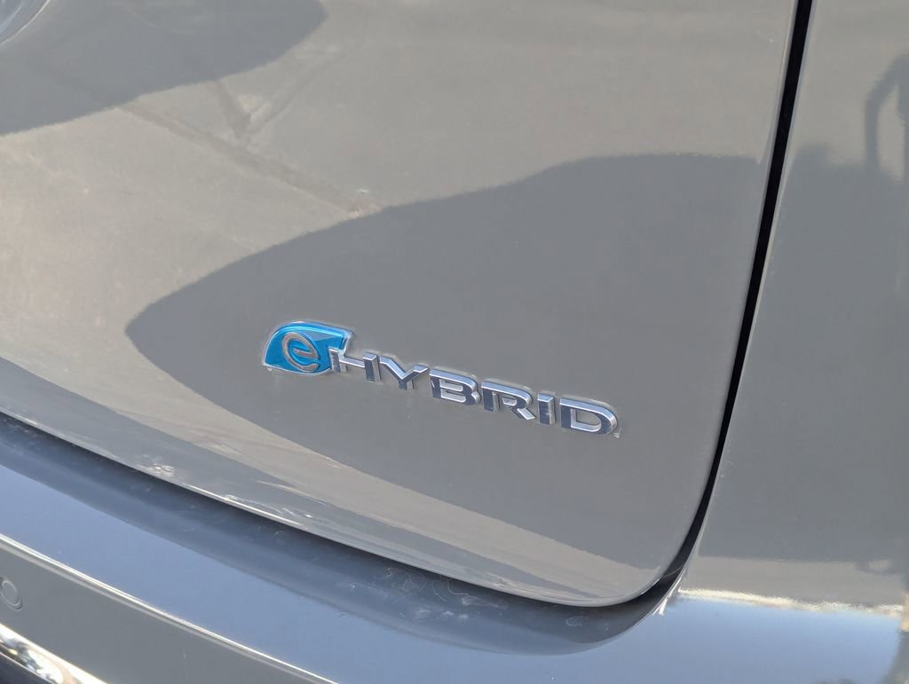 Used 2021 Chrysler Pacifica Touring image 5