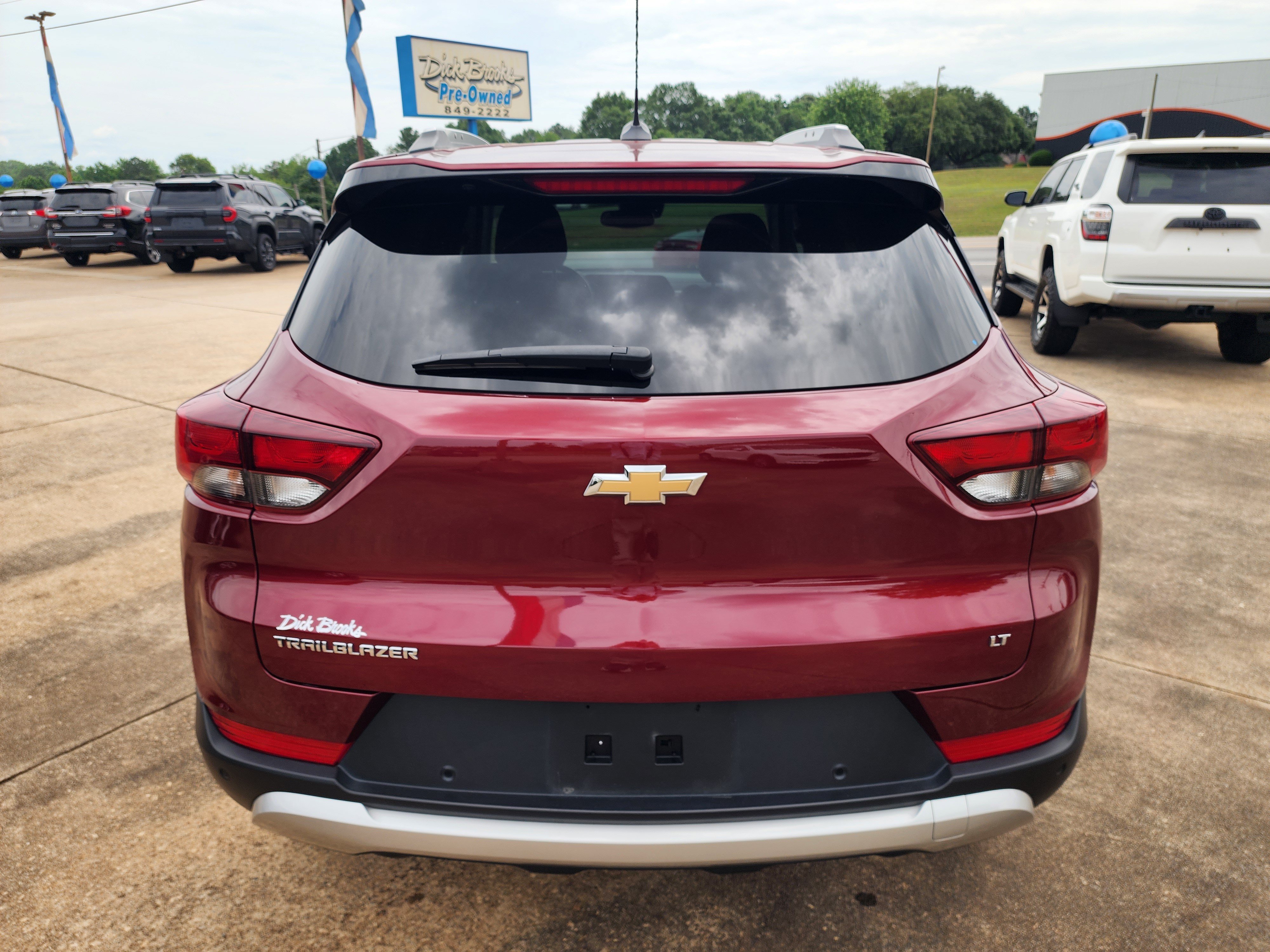 Used 2024 Chevrolet TrailBlazer LT w/ Convenience Package FWD image 5