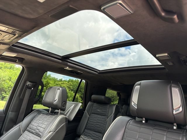 Certified 2023 Cadillac Escalade Sport Platinum w/ LPO, ONYX Package AWD/4WD image 19