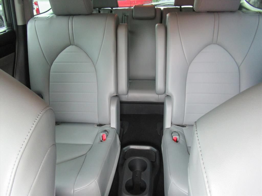 Used 2022 Toyota Highlander XLE FWD image 32