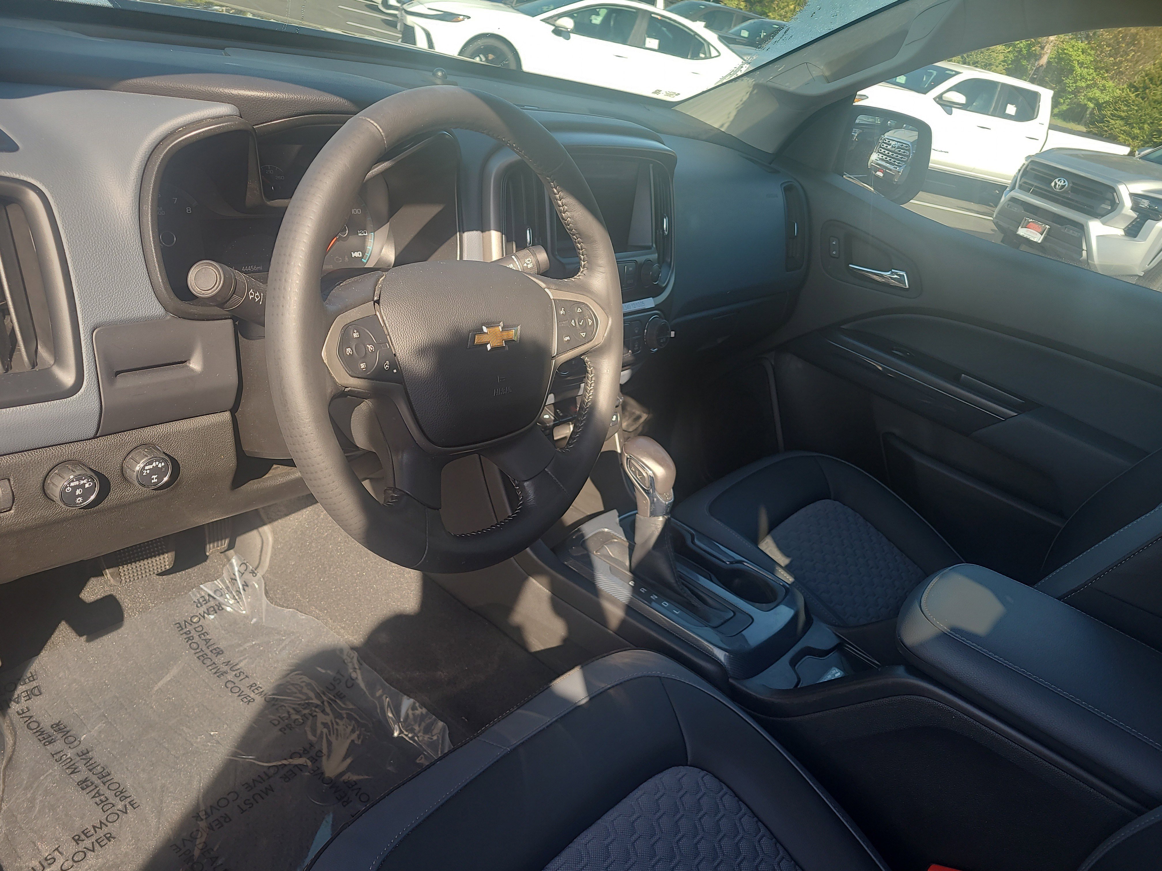 Used 2022 Chevrolet Colorado Z71 w/ Trail Boss Package AWD/4WD image 16