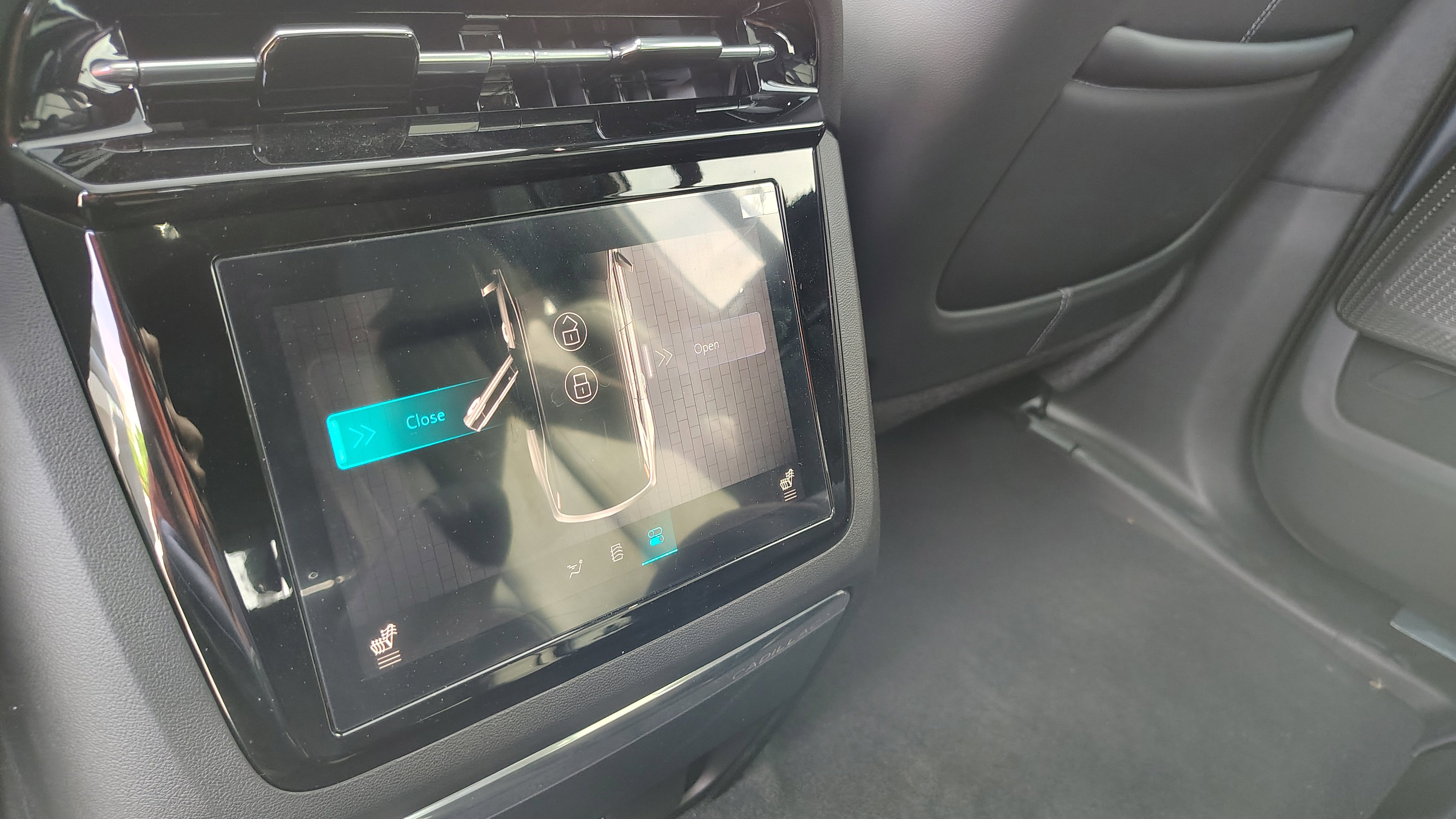 New 2025 Cadillac Escalade IQ Luxury 2 image 36