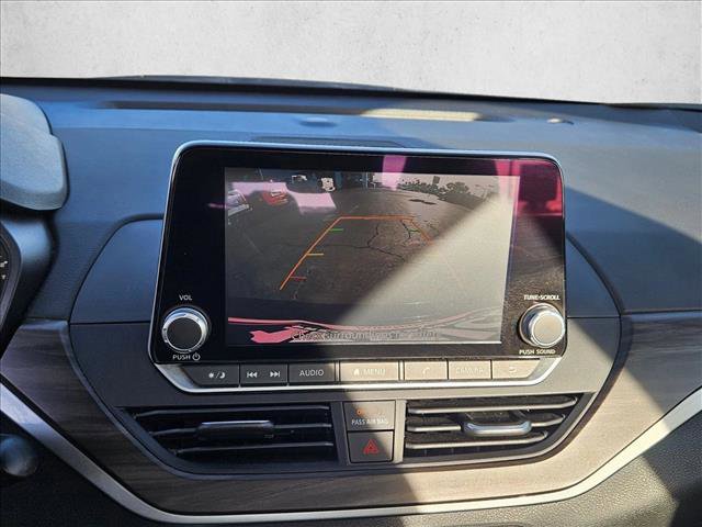 Used 2024 Nissan Altima 2.5 SV image 13