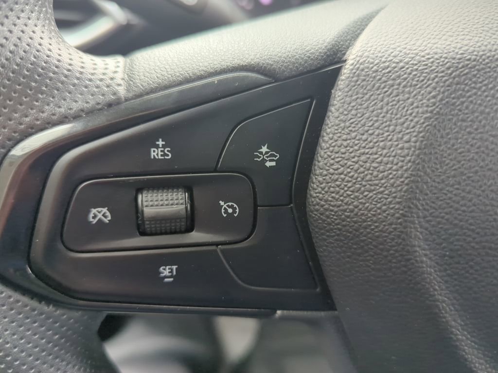 Used 2023 Chevrolet TrailBlazer LT w/ Convenience Package image 35