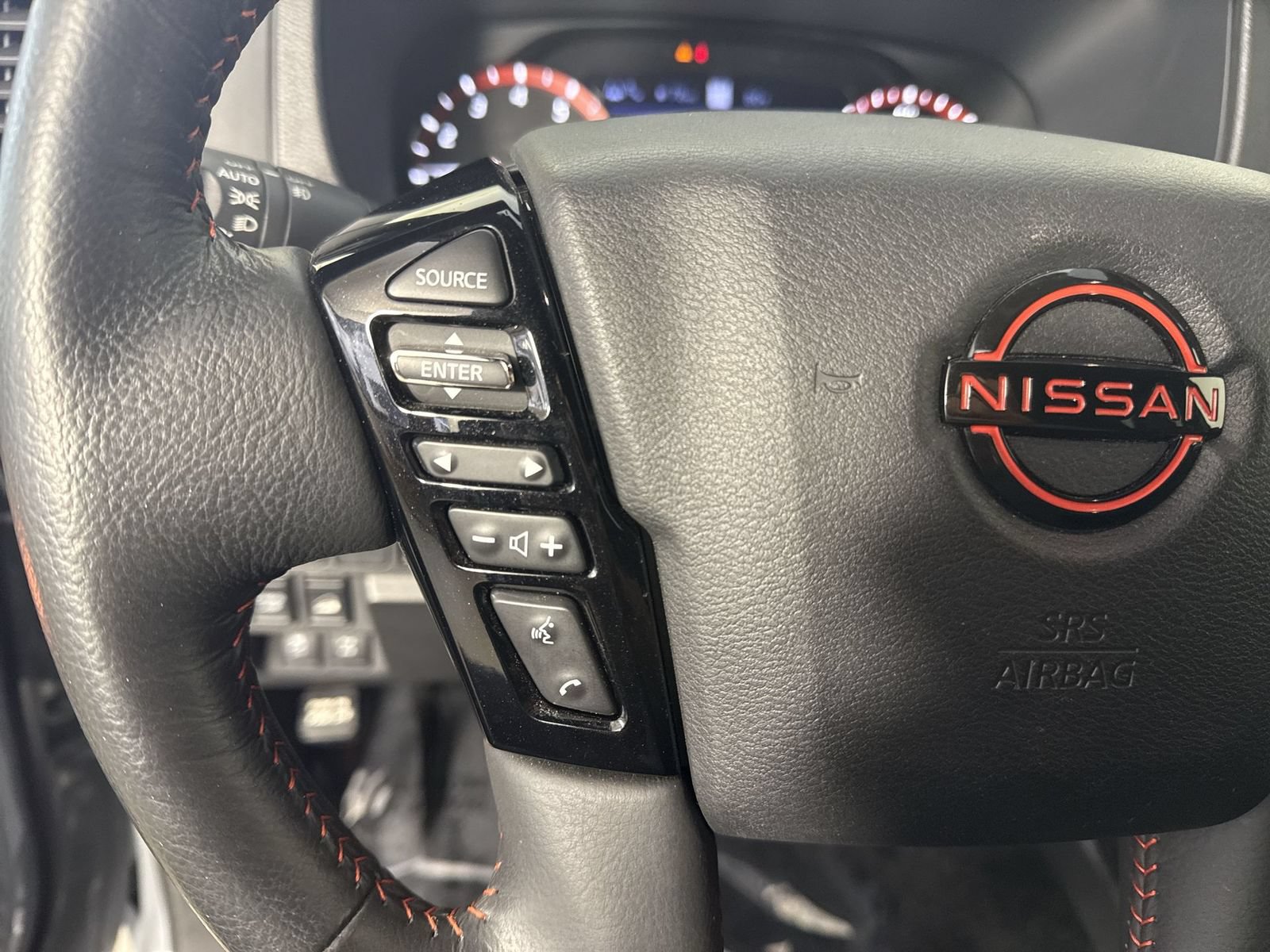 Used 2024 Nissan Frontier PRO-4X w/ Pro Convenience Package AWD/4WD image 13