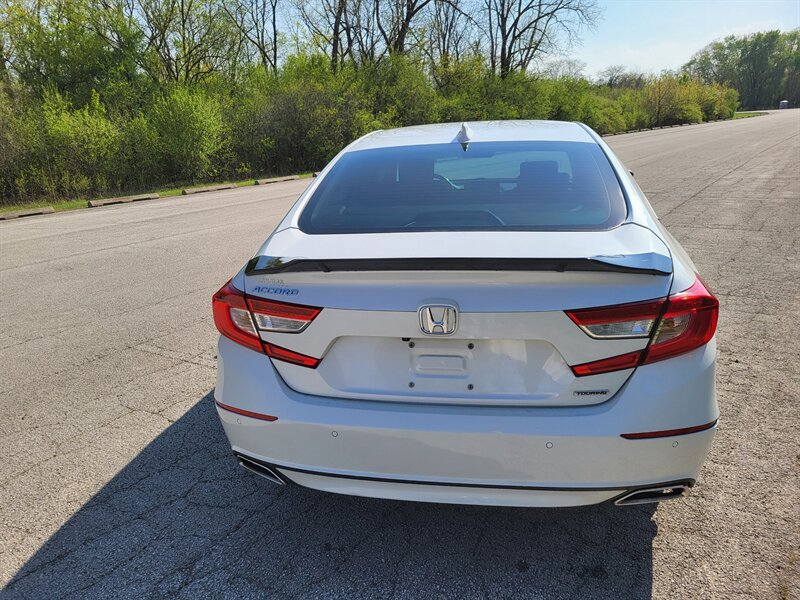 Used 2018 Honda Accord Touring image 5