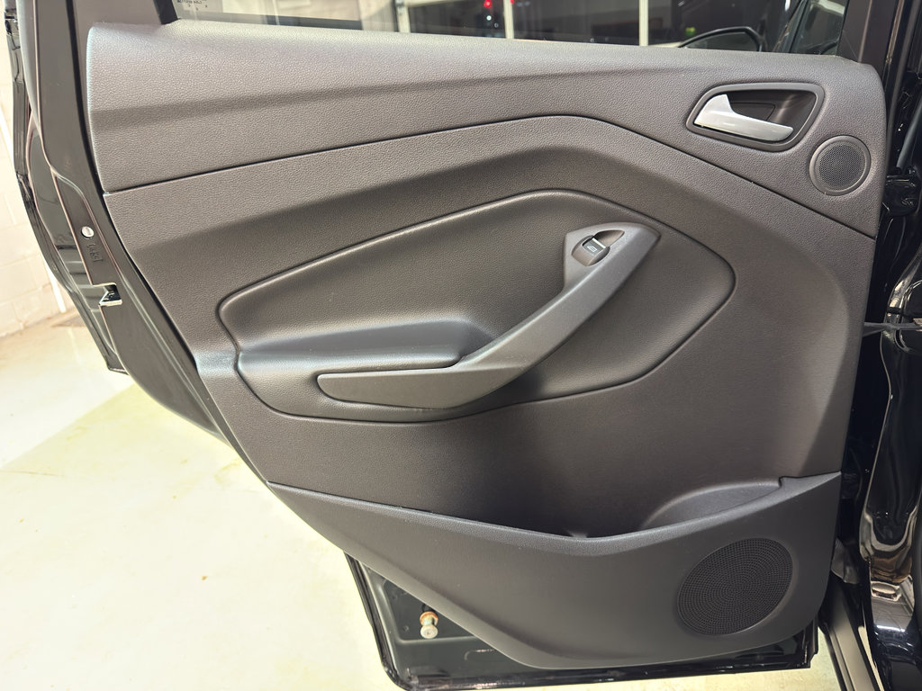 Used 2018 Ford Escape Titanium image 30