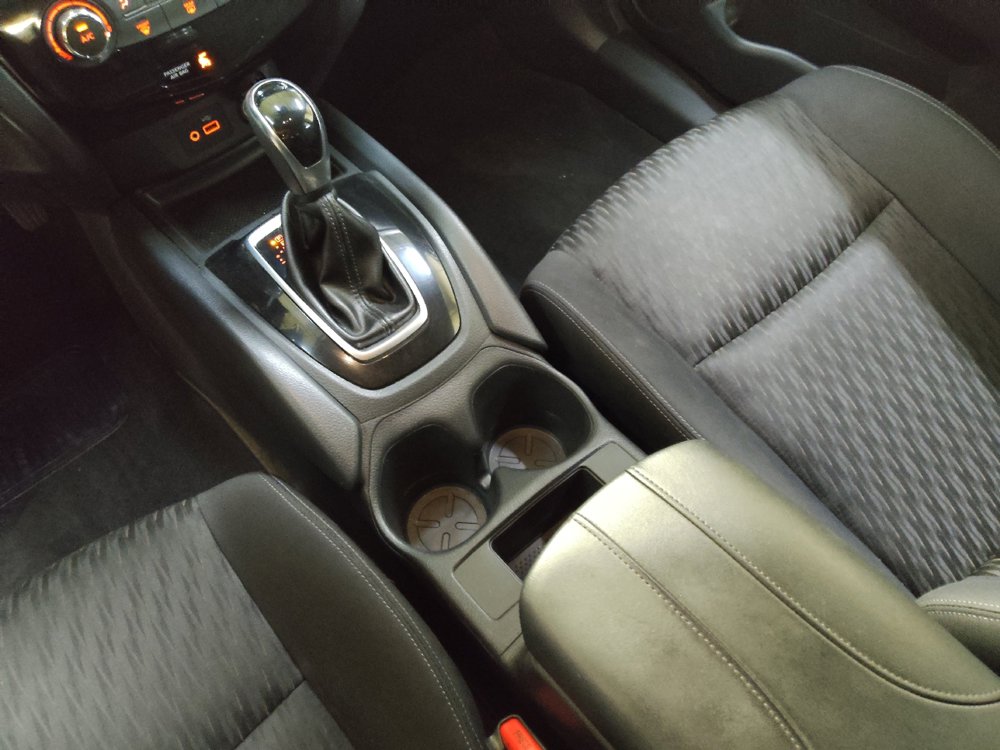 Used 2020 Nissan Rogue S FWD image 26