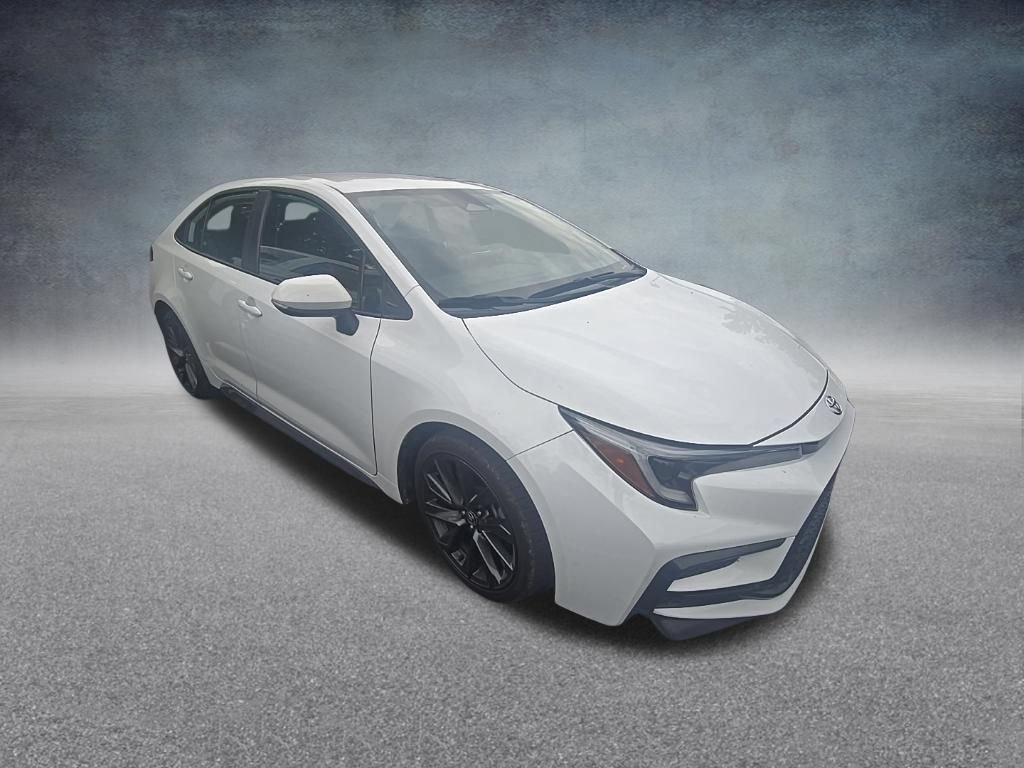 Used 2025 Toyota Corolla SE FWD image 2