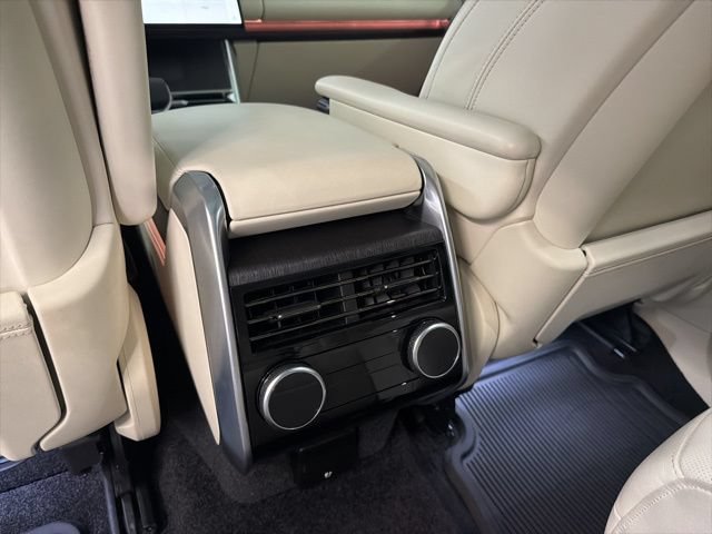 Used 2024 Land Rover Range Rover Long Wheelbase Autobiography AWD/4WD image 14