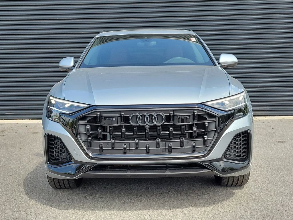 Used 2024 Audi Q8 Premium image 10