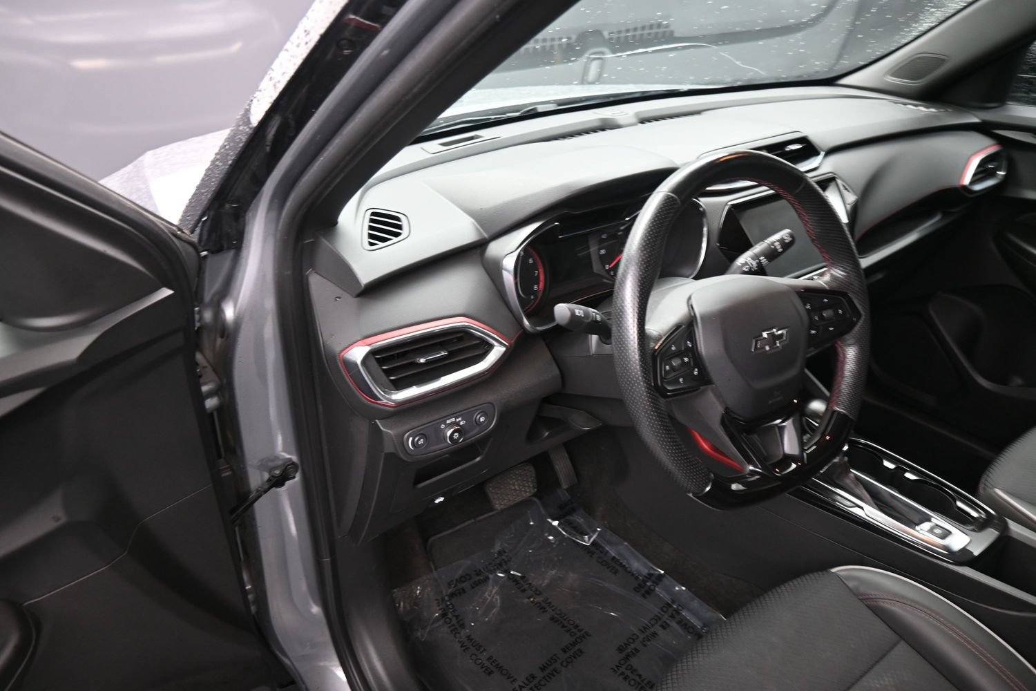 Used 2023 Chevrolet TrailBlazer RS w/ Convenience Package FWD image 12