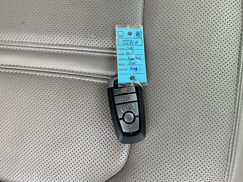 Used 2021 Ford Expedition Limited RWD image 16