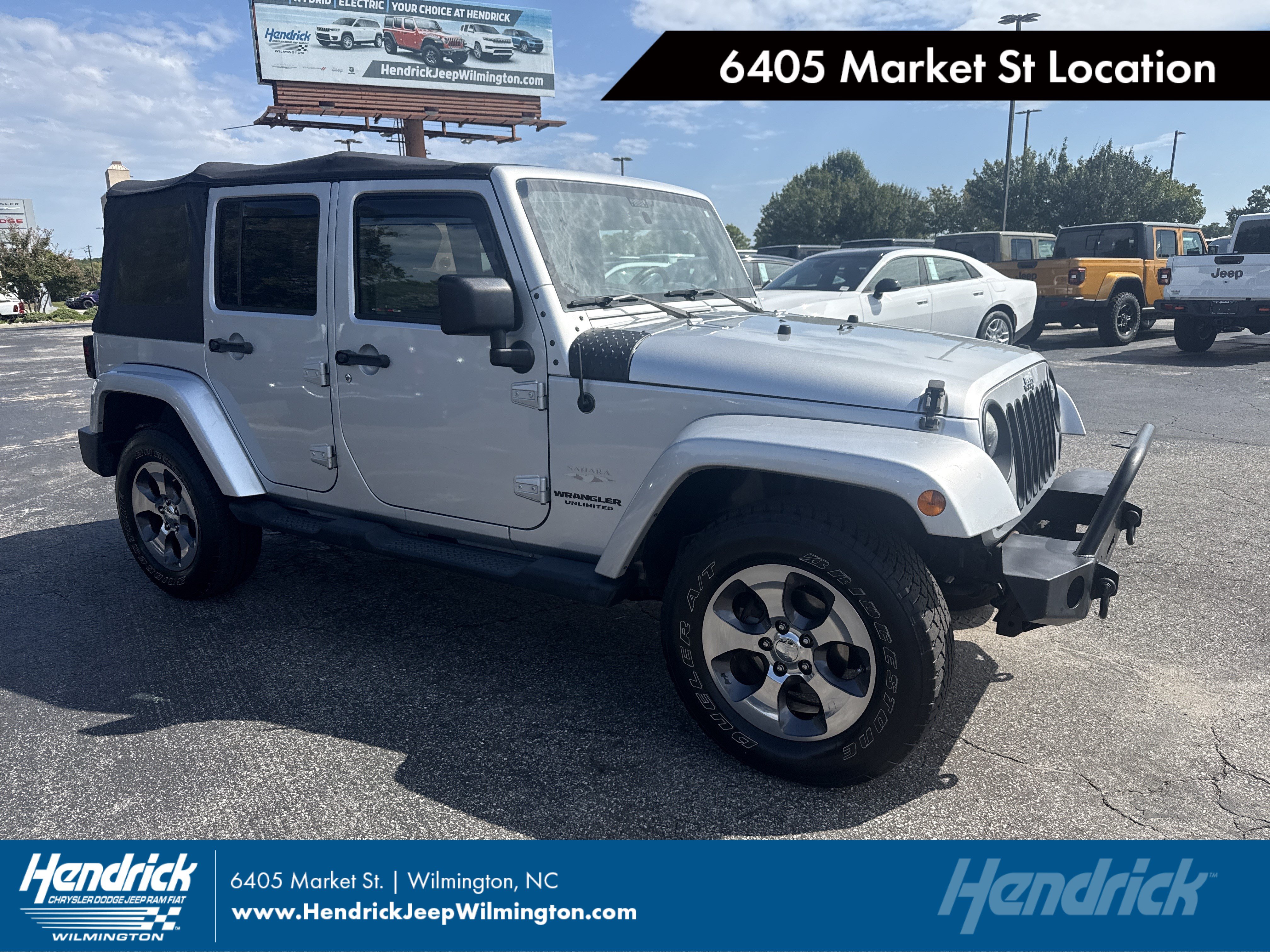 Used 2010 Jeep Wrangler Unlimited Sahara w/ Dual Top Group AWD/4WD image 1