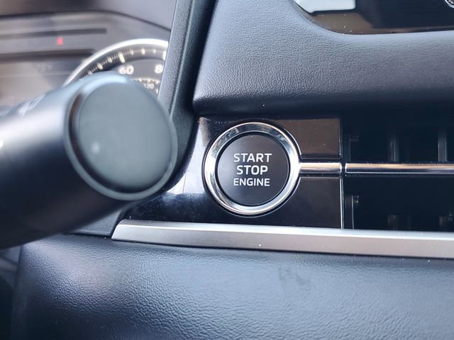 Used 2025 Mitsubishi Outlander SE image 30