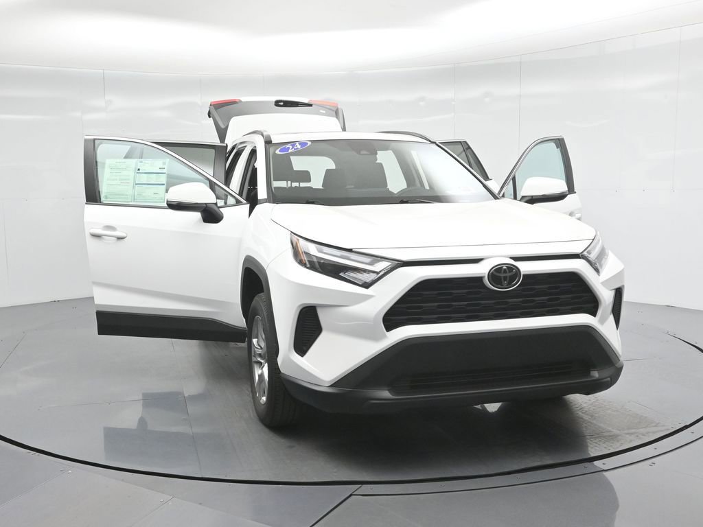 Used 2024 Toyota RAV4 XLE image 32