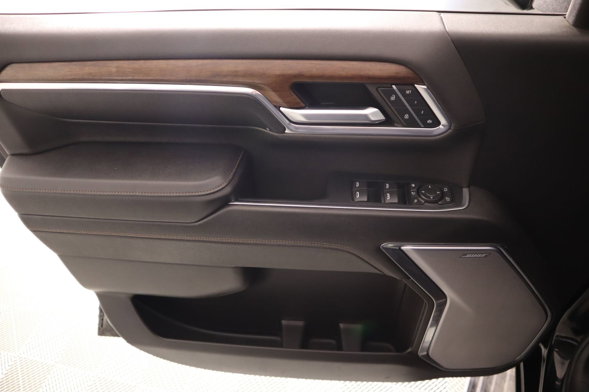 Used 2024 Chevrolet Silverado 2500 High Country w/ Technology Package image 16